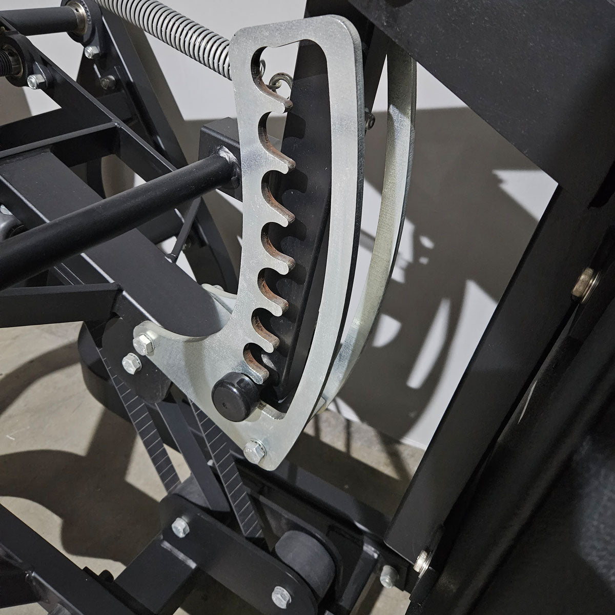 Hammer Strength MTS V-Squat, Kniebeugenmaschine Squats - Rahmenfarbe Schwarz, gebraucht - überholter Zustand