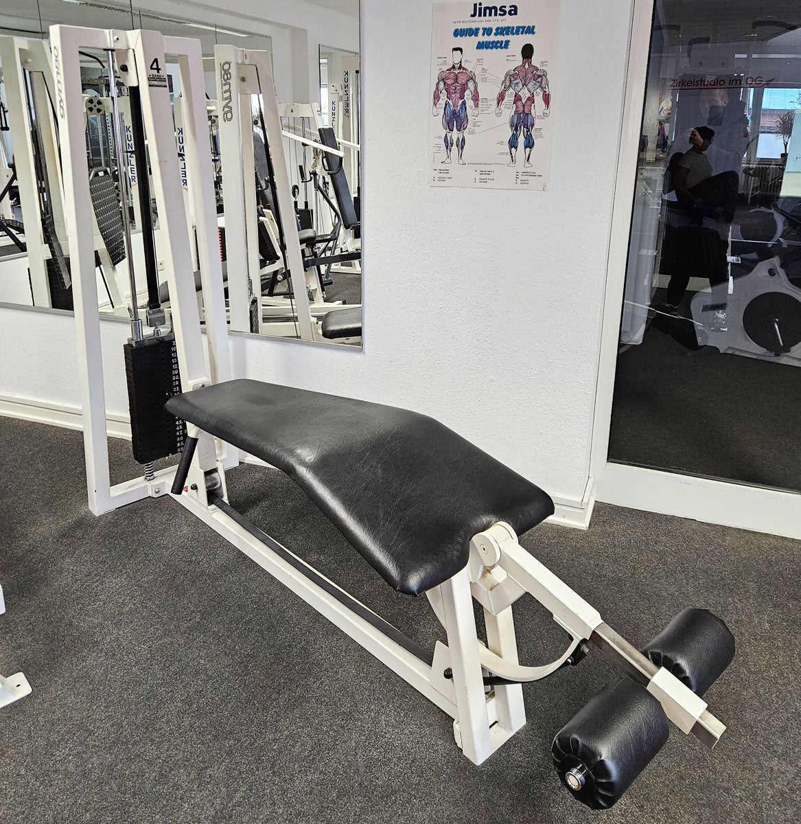 Gym80 Beinbeuger liegend, Leg Curl lying, Oldschool Bodybuilding Kraftgerät - Edition oder Classic Line, Rahmenfarbe Weiß, gebraucht und geprüft mit Gebrauchsspuren