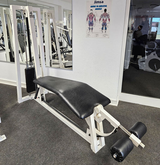 Gym80 Beinbeuger liegend, Leg Curl lying, Oldschool Bodybuilding Kraftgerät - Edition oder Classic Line, Rahmenfarbe Weiß, gebraucht und geprüft mit Gebrauchsspuren