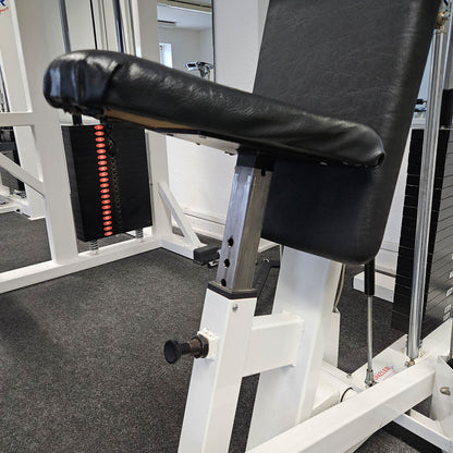 Künzler Schulterpresse Bilateral, Overheadpress, Shoulder Press, Einstiegshilfe, Oldschool Bodybuilding Kraftgerät, Rahmenfarbe Weiß, gebraucht und geprüft mit Gebrauchsspuren