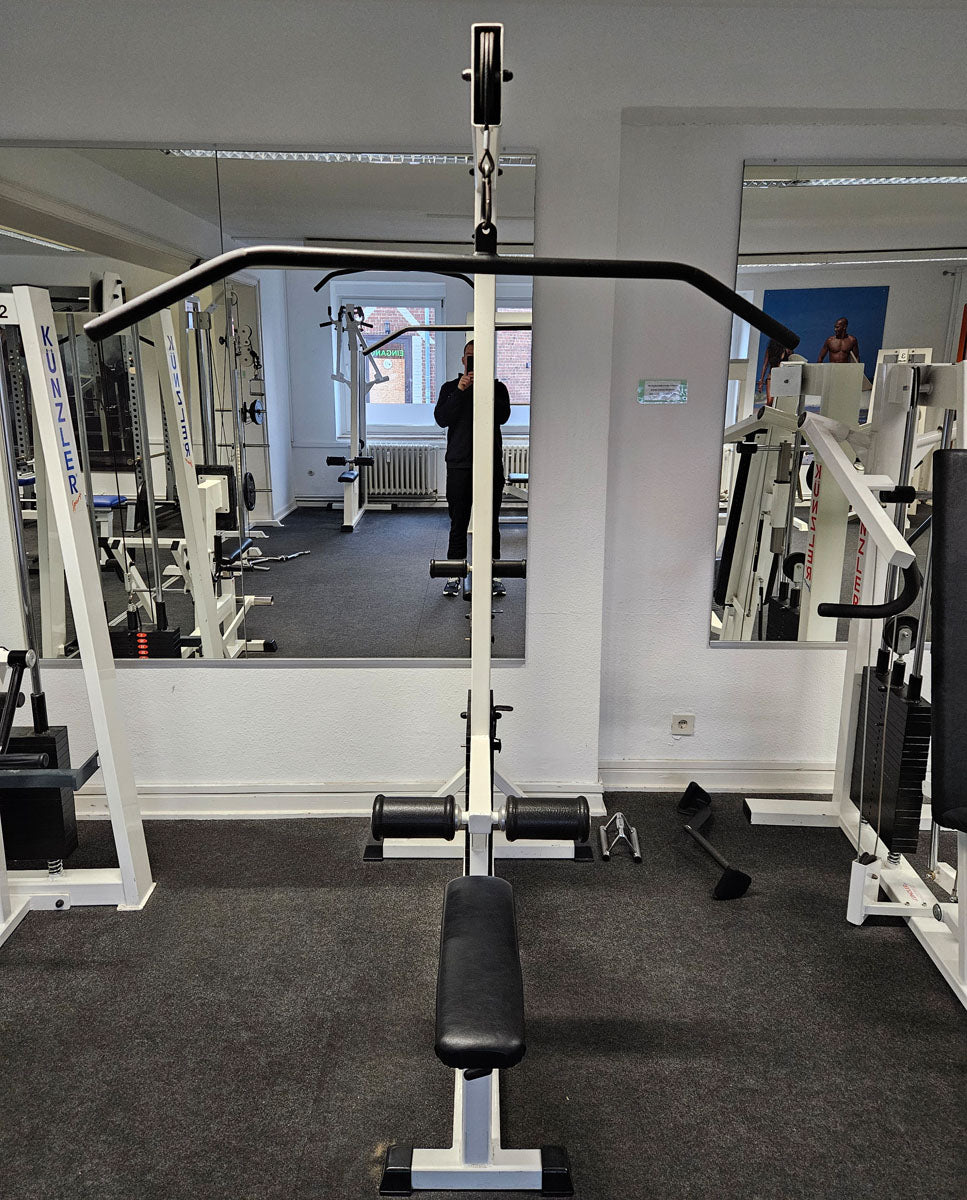 Künzler lat pulldown from above with carabiner, pulldown, old school bodybuilding strength equipment, frame color white, used and tested with signs of wear