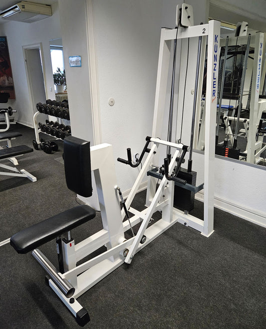 Künzler Rudern mit Bruststütze und Einstiegshilfe, Row, Lat-Rudern, Oldschool Bodybuilding Kraftgerät, Rahmenfarbe Weiß, gebraucht und geprüft mit Gebrauchsspuren