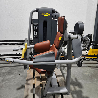 Technogym Selection Pro Seitheben, Delts Machine Kraftgerät für Schultertraining, Lateral Raise, Rahmenfarbe Silber, gebraucht - überholter Zustand