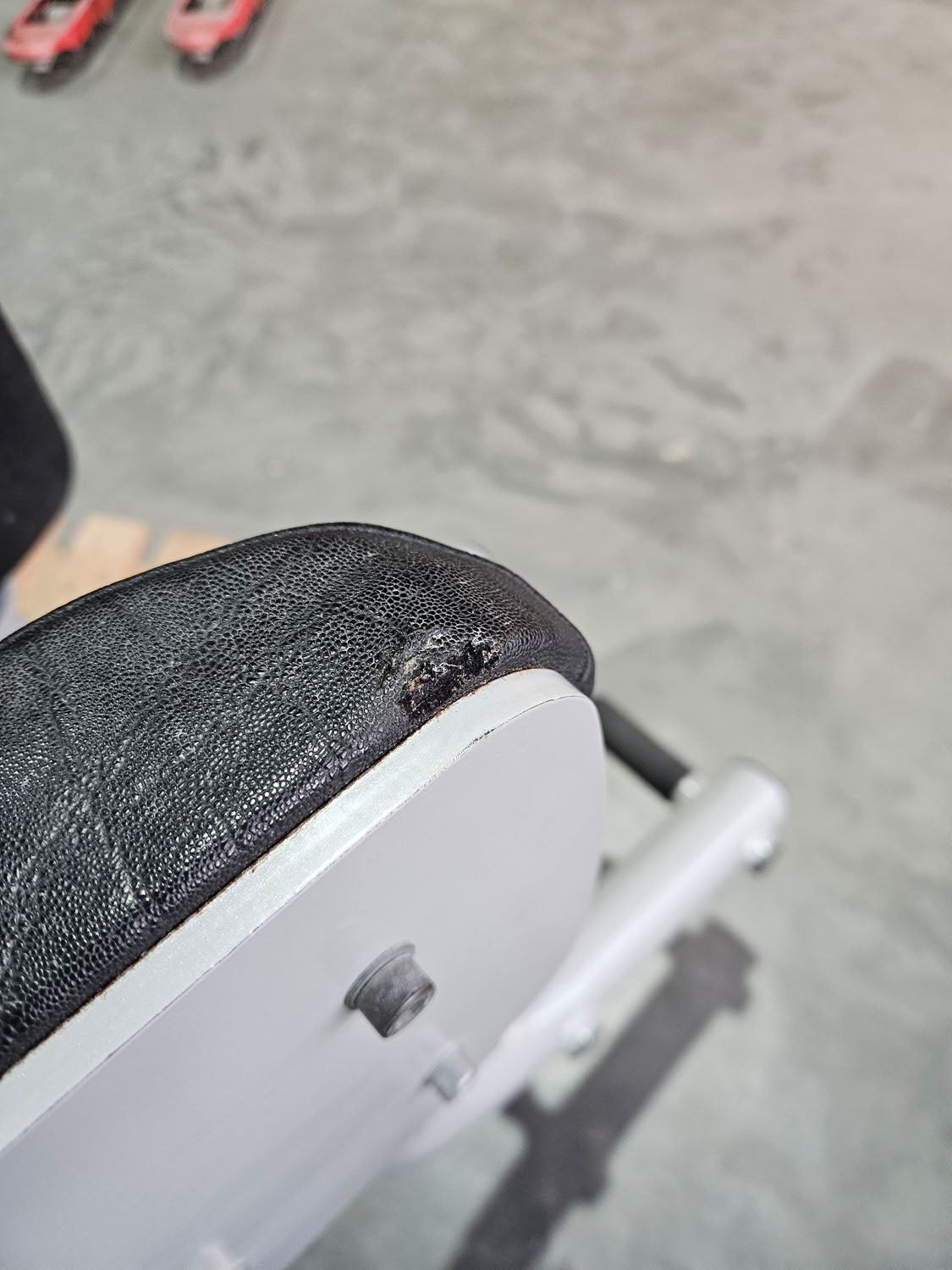 Ergo-Fit Abduktorenmaschine, Hip Abduction Abductor, 4000 Serie, Rahmenfarbe Silber, Polster Schwarz, gebraucht - überholter Zustand