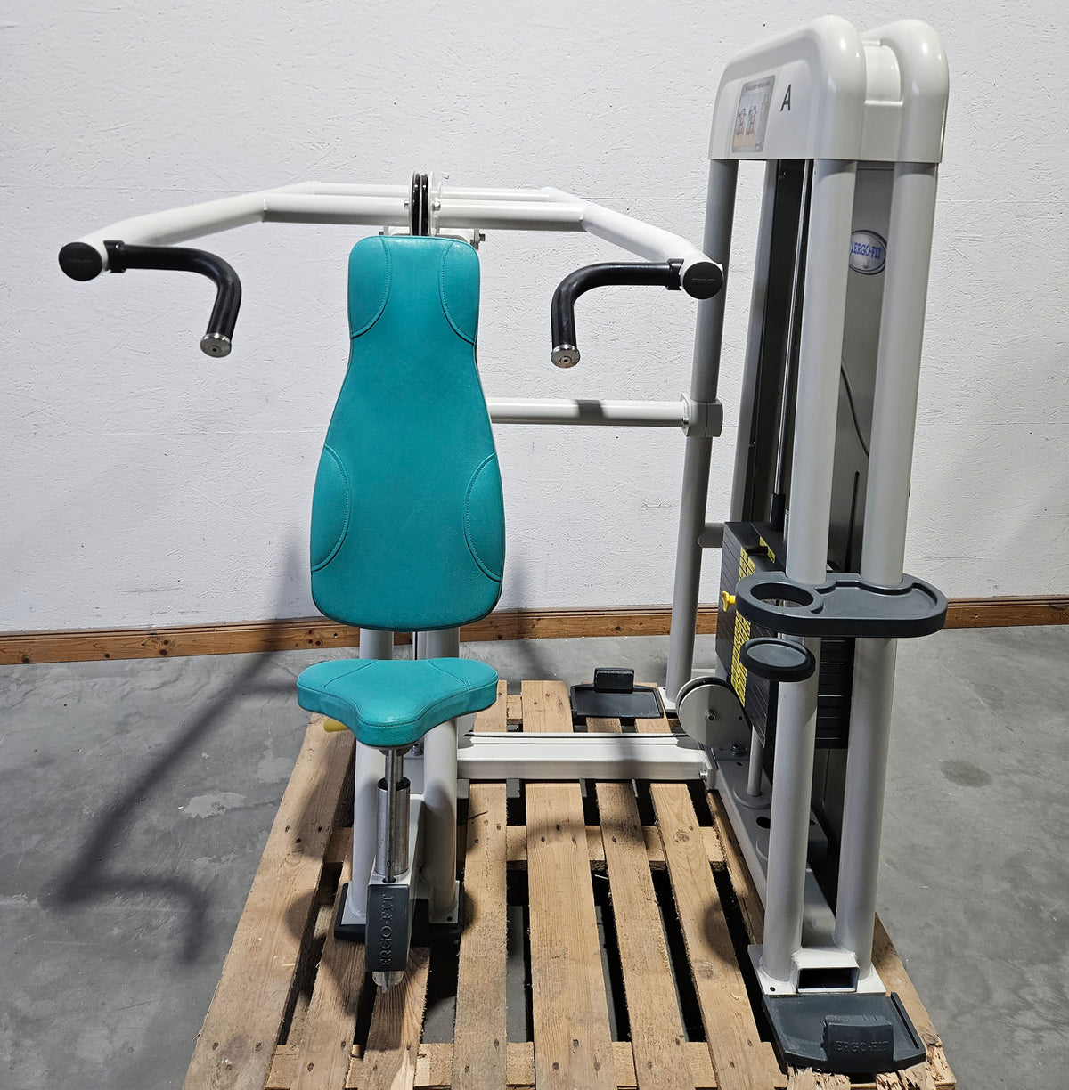 Ergo-Fit Schulterpresse, Shoulder Press, Überkopfdrücken, 4000 Serie, Rahmenfarbe Weiß, gebraucht - überholter Zustand