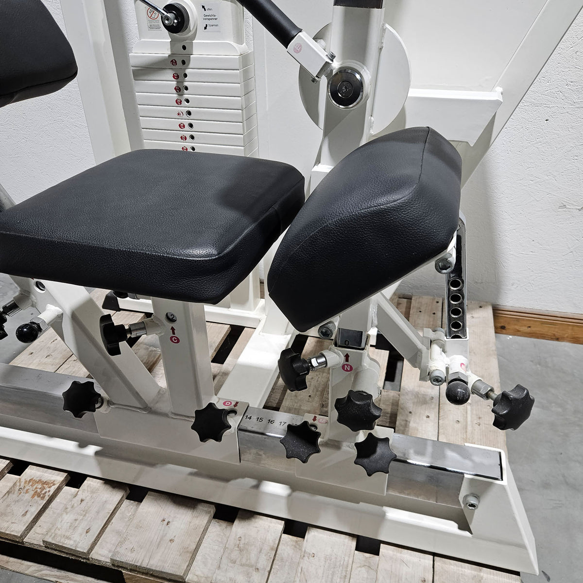 MKB Keller R14 Extensionstrainer, großer Rückenstrecker, sehr variabel einstellbar, Lower Back Machine, Hyperextension, Farbe Weiß, gebraucht - überholter Zustand