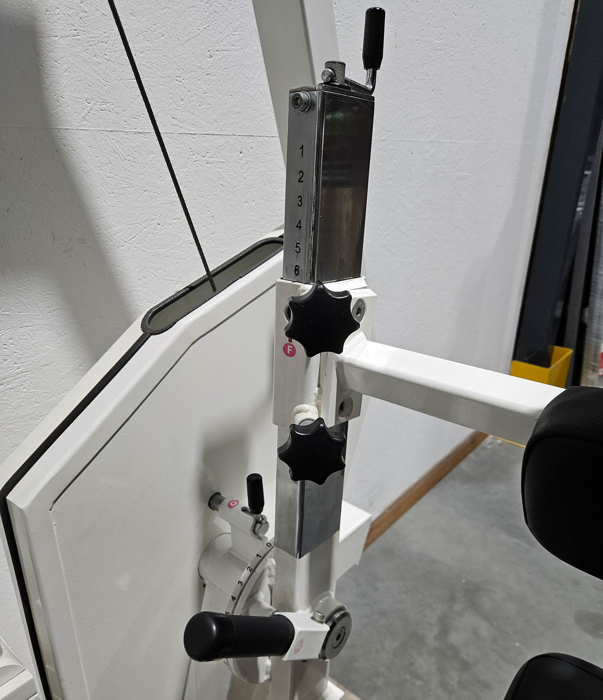 MKB Keller R14 Extensionstrainer, großer Rückenstrecker, sehr variabel einstellbar, Lower Back Machine, Hyperextension, Farbe Weiß, gebraucht - überholter Zustand