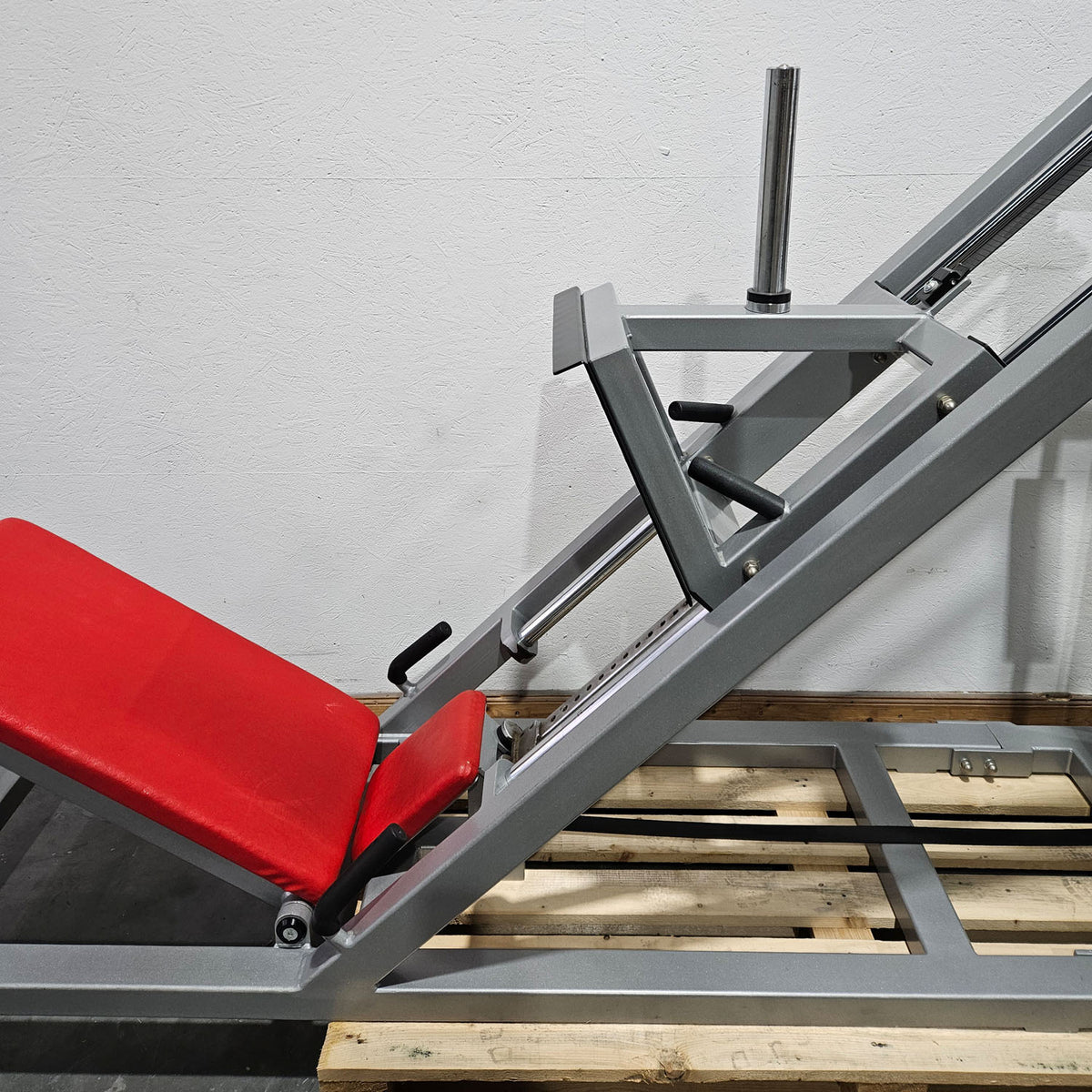 HBP Beinpresse 45° Grad, Leg Press, riesiger 300kg Gewichtsblock + extra Scheibenaufnahme, Bodybuilding Kraftgerät - Rahmenfarbe Silber, gebraucht - geprüfter Zustand