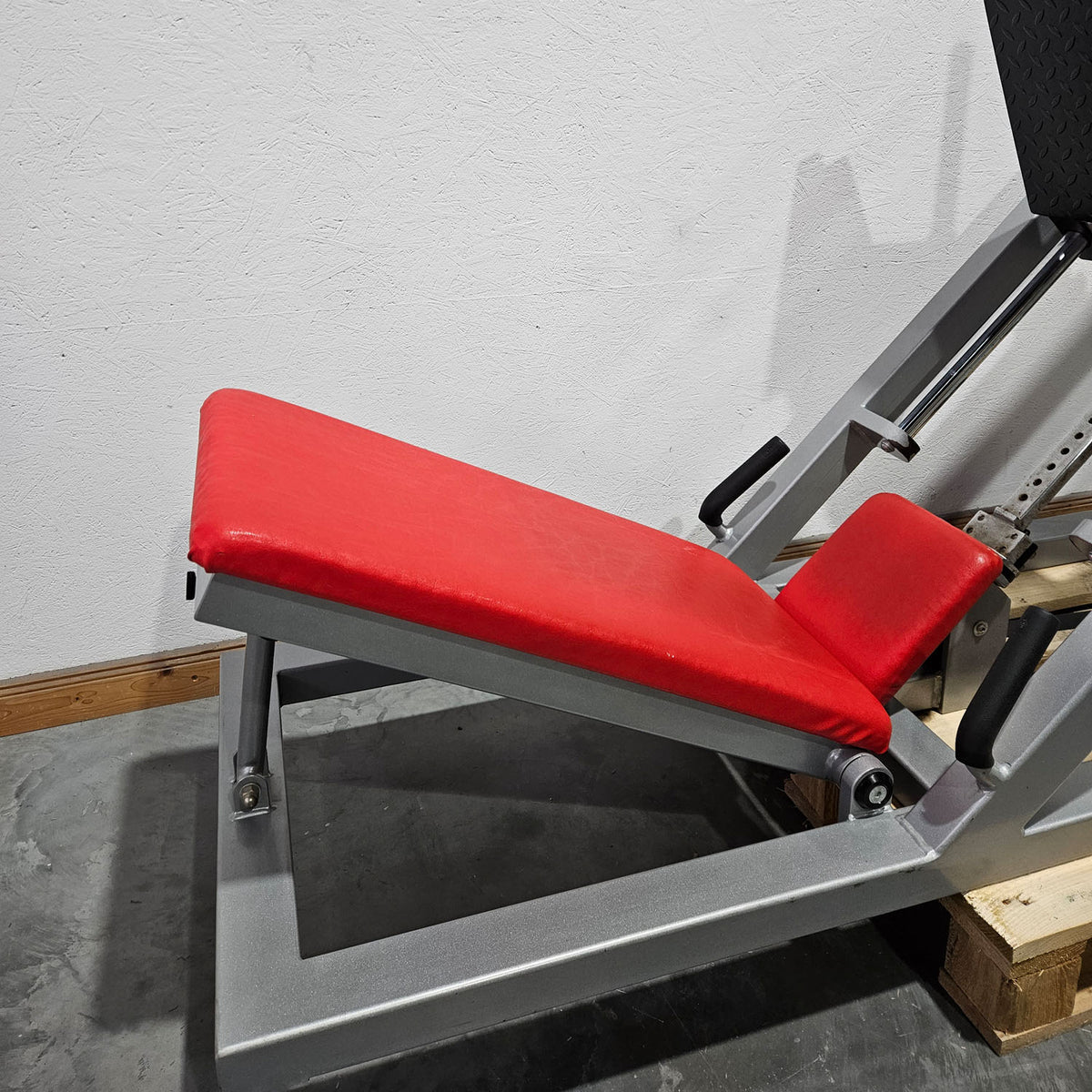 HBP Beinpresse 45° Grad, Leg Press, riesiger 300kg Gewichtsblock + extra Scheibenaufnahme, Bodybuilding Kraftgerät - Rahmenfarbe Silber, gebraucht - geprüfter Zustand