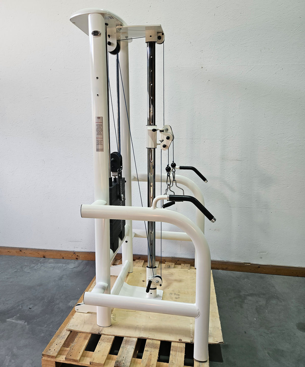 Gym80 Med80 3241 Cable Pull Explosive, height-adjustable cable pull with side handles, explosion pull, freestanding with stand, color white, used - refurbished condition