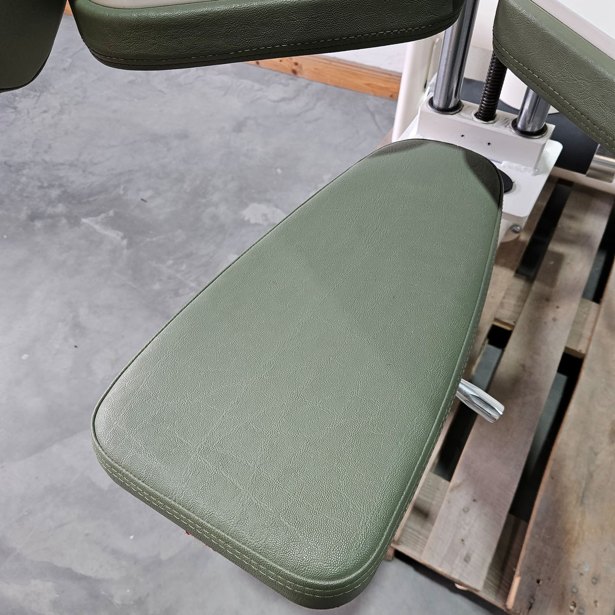 Gym80 Med80 3243 Lateralmaschine mit Trainingsarm, Lateralflexion, Latflex,  Seitneige-Maschine, Farbe Weiß, gebraucht - überholter Zustand