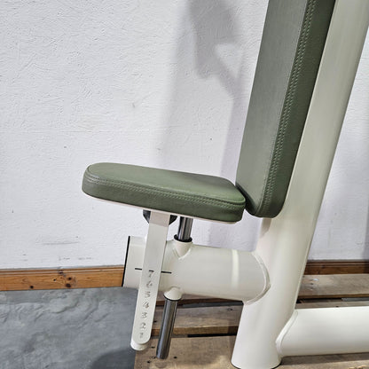 Gym80 3022 Butterfly, Sygnum, Bruststabilisator, Farbe Weiß, gebraucht - überholter Zustand