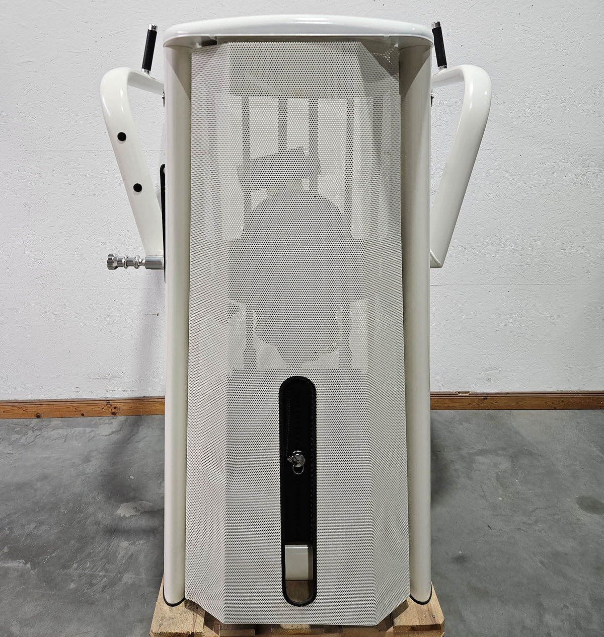 Gym80 Med80 3256 Multi Hip, Total Hip Kick Machine, Hip Pendulum, Color White, Used - Refurbished Condition