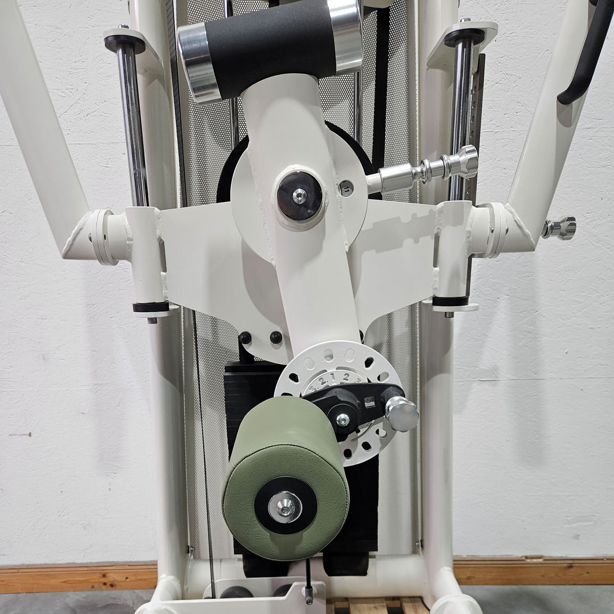 Gym80 Med80 3256 Multi Hip, Total Hip Kick Machine, Hip Pendulum, Color White, Used - Refurbished Condition