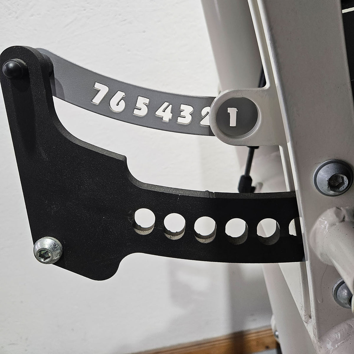 Gym80 Med80 3283 Funktionsstemme sitzend - liegend, Beinpresse verstellbar, Farbe Weiß, gebraucht - überholter Zustand