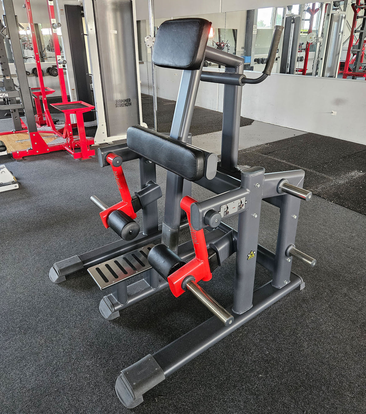 Master Sport Plate loaded Set, 10 Kraftgeräte, Farbe Schwarz und Rot, gebraucht - geprüfter Zustand