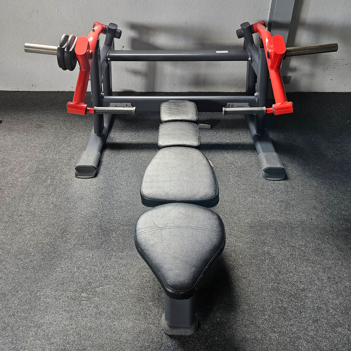 Master Sport Plate loaded Set, 10 Kraftgeräte, Farbe Schwarz und Rot, gebraucht - geprüfter Zustand