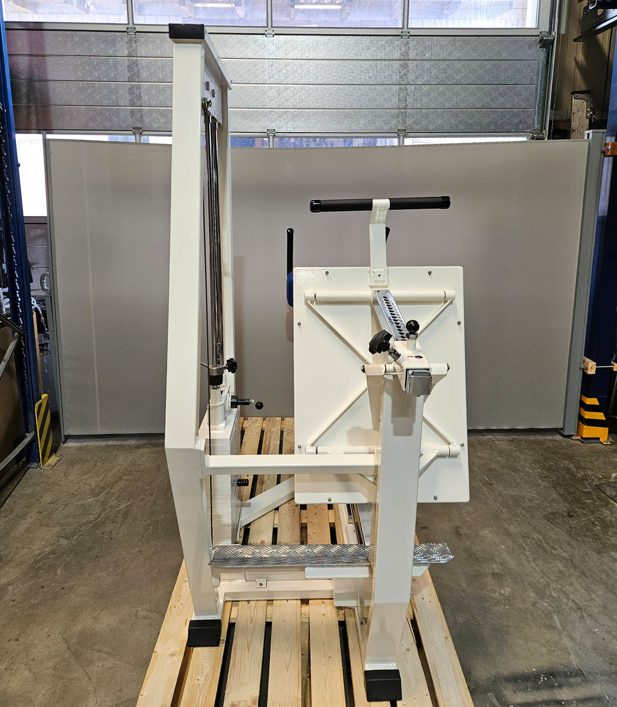 MKB Keller Funktionsstemme, Beinpresse verstellbar sitzend - liegend, 200kg Gewichtsblock, Farbe Weiß, gebraucht - überholter Zustand