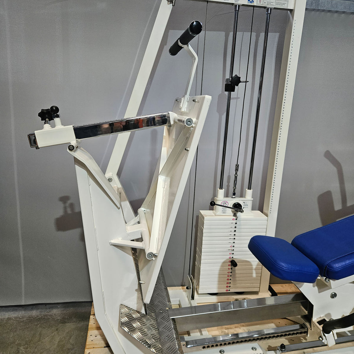 MKB Keller Funktionsstemme, Beinpresse verstellbar sitzend - liegend, 200kg Gewichtsblock, Farbe Weiß, gebraucht - überholter Zustand