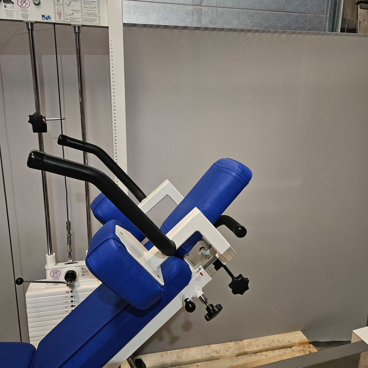 MKB Keller Funktionsstemme, Beinpresse verstellbar sitzend - liegend, 200kg Gewichtsblock, Farbe Weiß, gebraucht - überholter Zustand