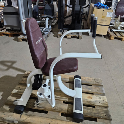 Gym80 Hydraulischer-Zirkel, Circular Serie, 7 Kraftgeräte, Farbe Weiß, Polster Braun, gebraucht - überholter Zustand