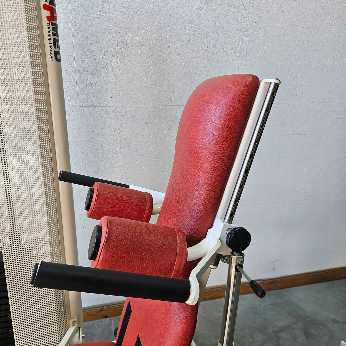 Dynamed Funktionsstemme Kombi Sitzend-Liegend, 150kg Gewichtsblock, mit Kippkreisel, Beinpresse verstellbar, Stolzenberg, Rahmen Weiß, gebraucht - überholter Zustand