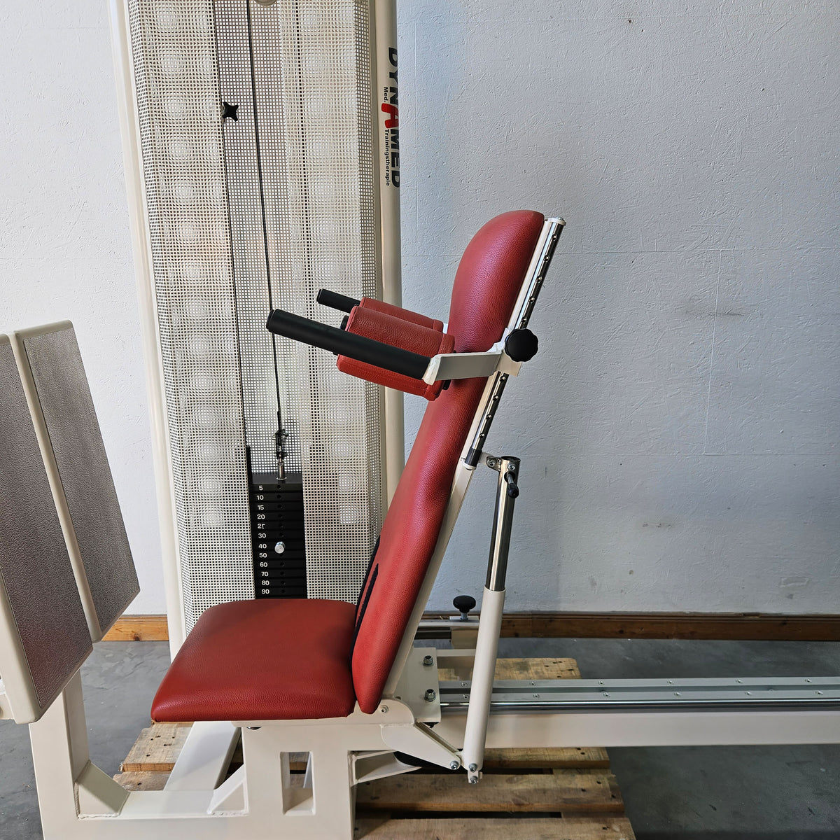 Dynamed Funktionsstemme Kombi Sitzend-Liegend, 150kg Gewichtsblock, mit Kippkreisel, Beinpresse verstellbar, Stolzenberg, Rahmen Weiß, gebraucht - überholter Zustand