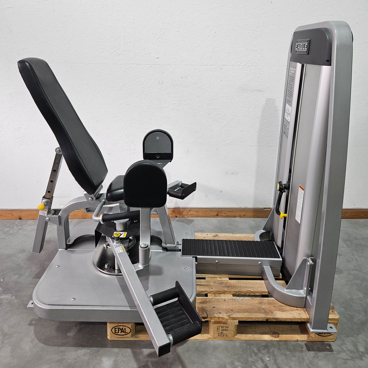 Cybex Eagle Abduktoren und Adduktoren Kombimaschine 2 in 1 - Hip Abduction and Hip Adduction, Rahmenfarbe Silber, Polsterfarbe Schwarz, gebraucht - überholter Zustand