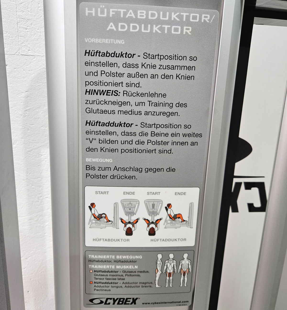 Cybex Eagle Abduktoren und Adduktoren Kombimaschine 2 in 1 - Hip Abduction and Hip Adduction, Rahmenfarbe Silber, Polsterfarbe Schwarz, gebraucht - überholter Zustand