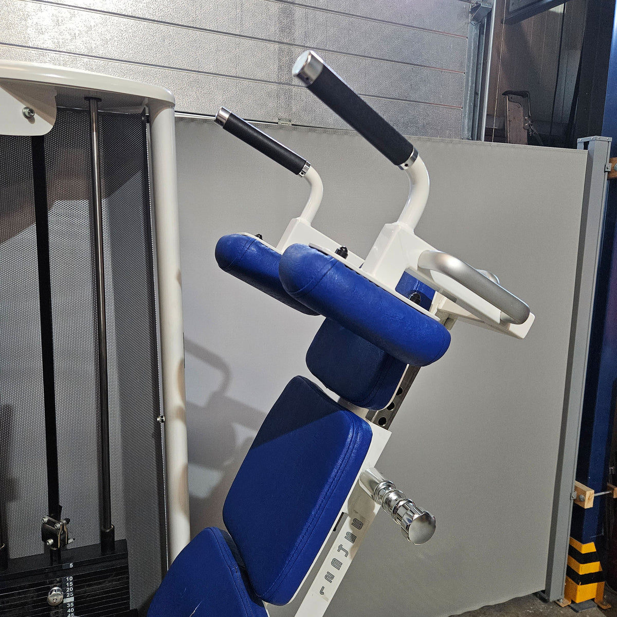 Gym80 Med80 3283 Seated - Supine Leg Press, 180kg weight stack, adjustable leg press, color white, used - refurbished condition