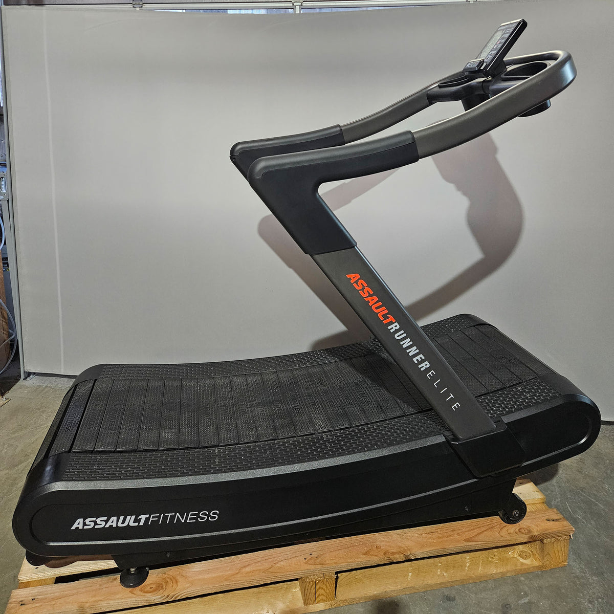 Assault Runner Elite, Curved Lamellen Laufband, mit Display, Farbe Schwarz, gebraucht - geprüfter Zustand