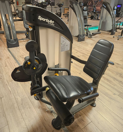 SportsArt komplette Fitnessstudio Ausstattung - 75 Fitnessgeräte im Set - Kraftgeräte, Cardiogeräte, Bänke, Racks etc - Rahmen Anthrazit, gebraucht - überholter Zustand