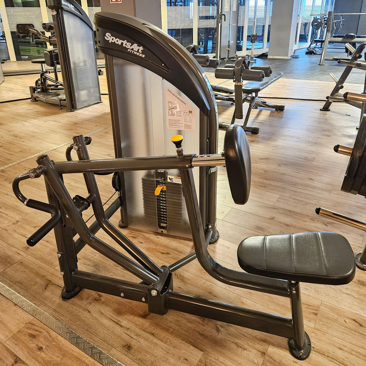 SportsArt komplette Fitnessstudio Ausstattung - 75 Fitnessgeräte im Set - Kraftgeräte, Cardiogeräte, Bänke, Racks etc - Rahmen Anthrazit, gebraucht - überholter Zustand