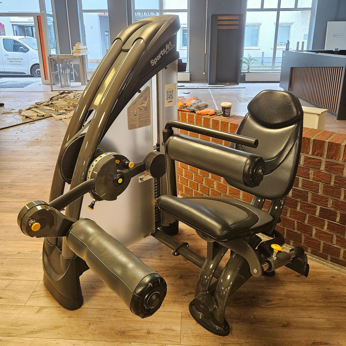 SportsArt komplette Fitnessstudio Ausstattung - 75 Fitnessgeräte im Set - Kraftgeräte, Cardiogeräte, Bänke, Racks etc - Rahmen Anthrazit, gebraucht - überholter Zustand