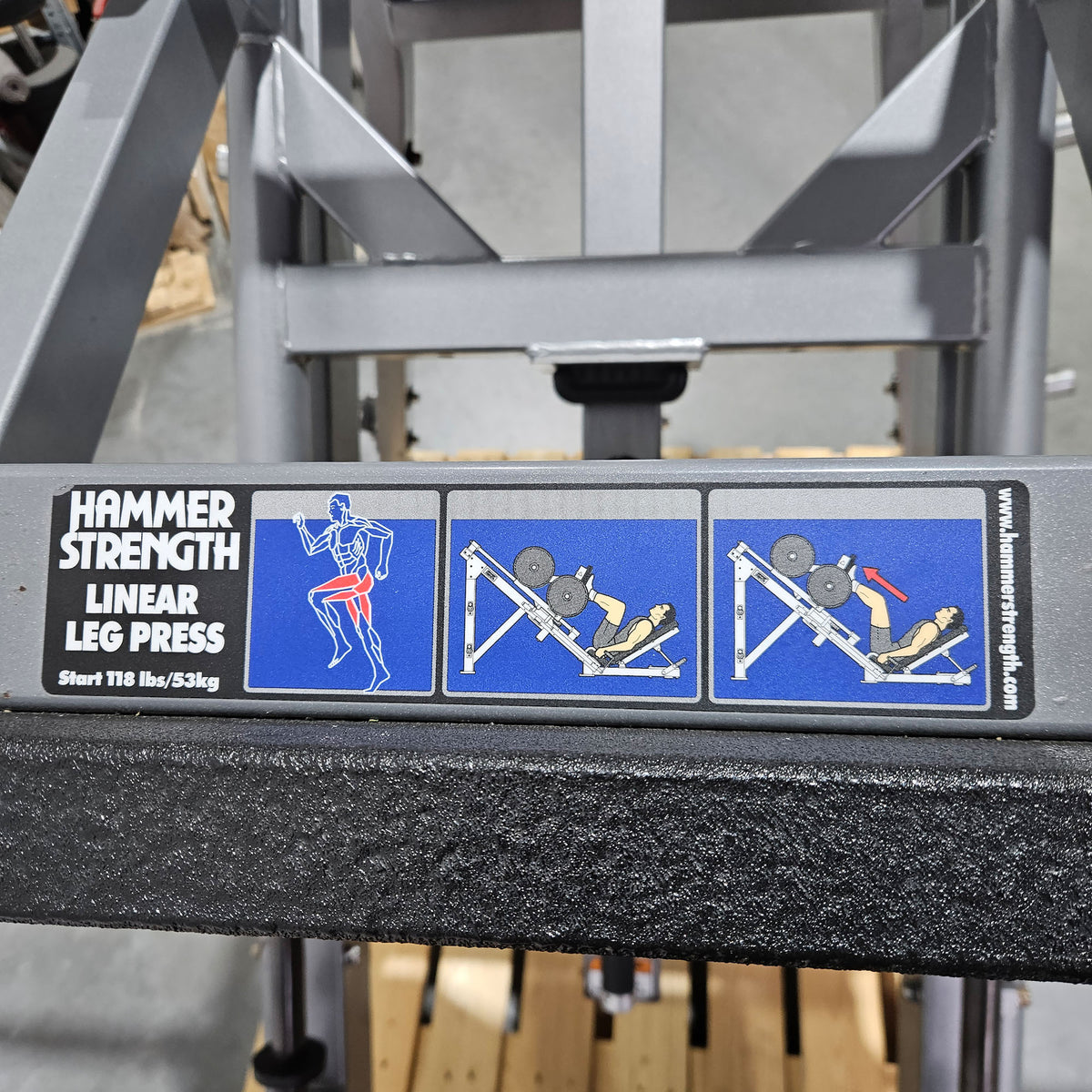 Hammer Strength Plate loaded linear Leg Press, Beinpresse 45° mit Scheibenaufnahme, extrem stabil, Farbe Silber, gebraucht - geprüfter technischer Zustand mit optischen Gebrauchsspuren