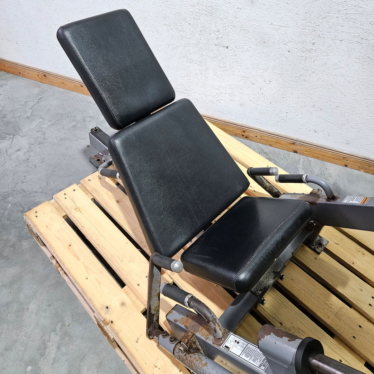 Hammer Strength Plate loaded linear Leg Press, Beinpresse 45° mit Scheibenaufnahme, extrem stabil, Farbe Silber, gebraucht - geprüfter technischer Zustand mit optischen Gebrauchsspuren