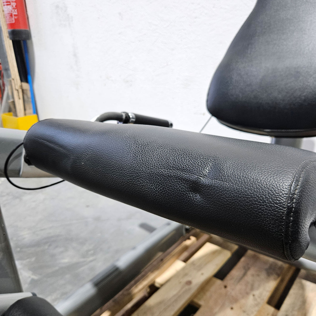 Steelflex Plate Load Isolateral Beinstrecker PLLE, gebraucht - mit Gebrauchsspuren