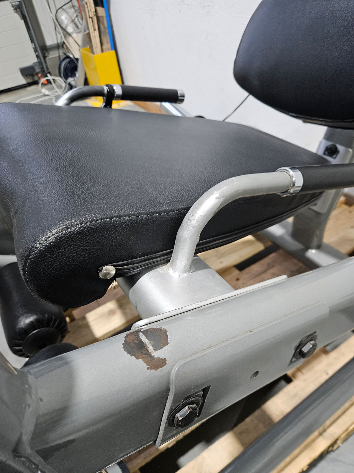 Steelflex Plate Load Isolateral Beinstrecker PLLE, gebraucht - mit Gebrauchsspuren