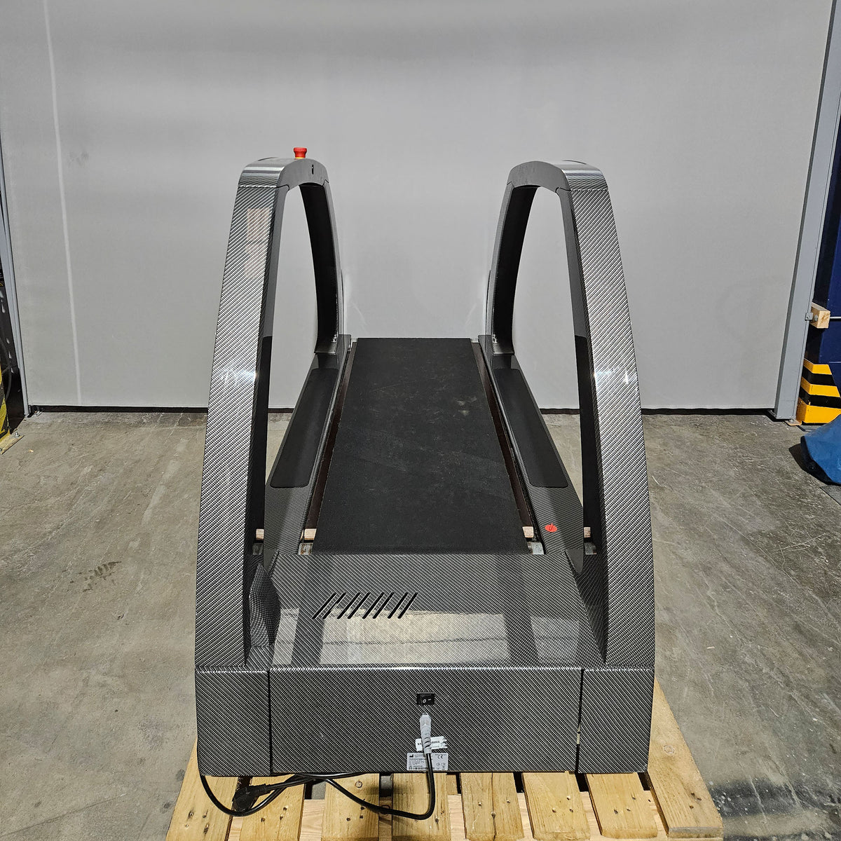 Milon Treadmill Clubrunner, wide version, color Carbon Black, used - refurbished condition