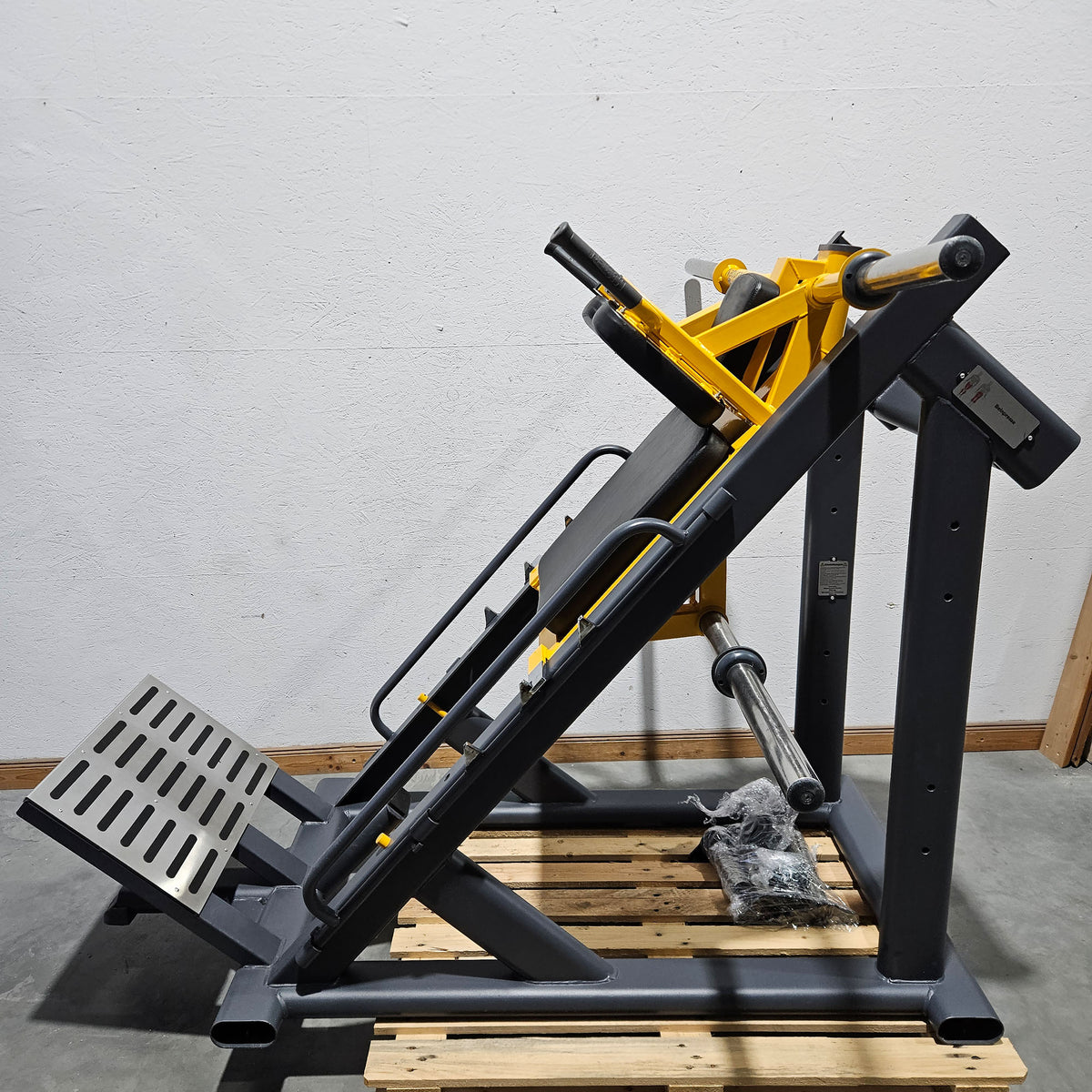 Master Sport Plate loaded Set, 14 Kraftgeräte, Farbe Schwarz/Anthrazit und Gelb, gebraucht - geprüfter Zustand