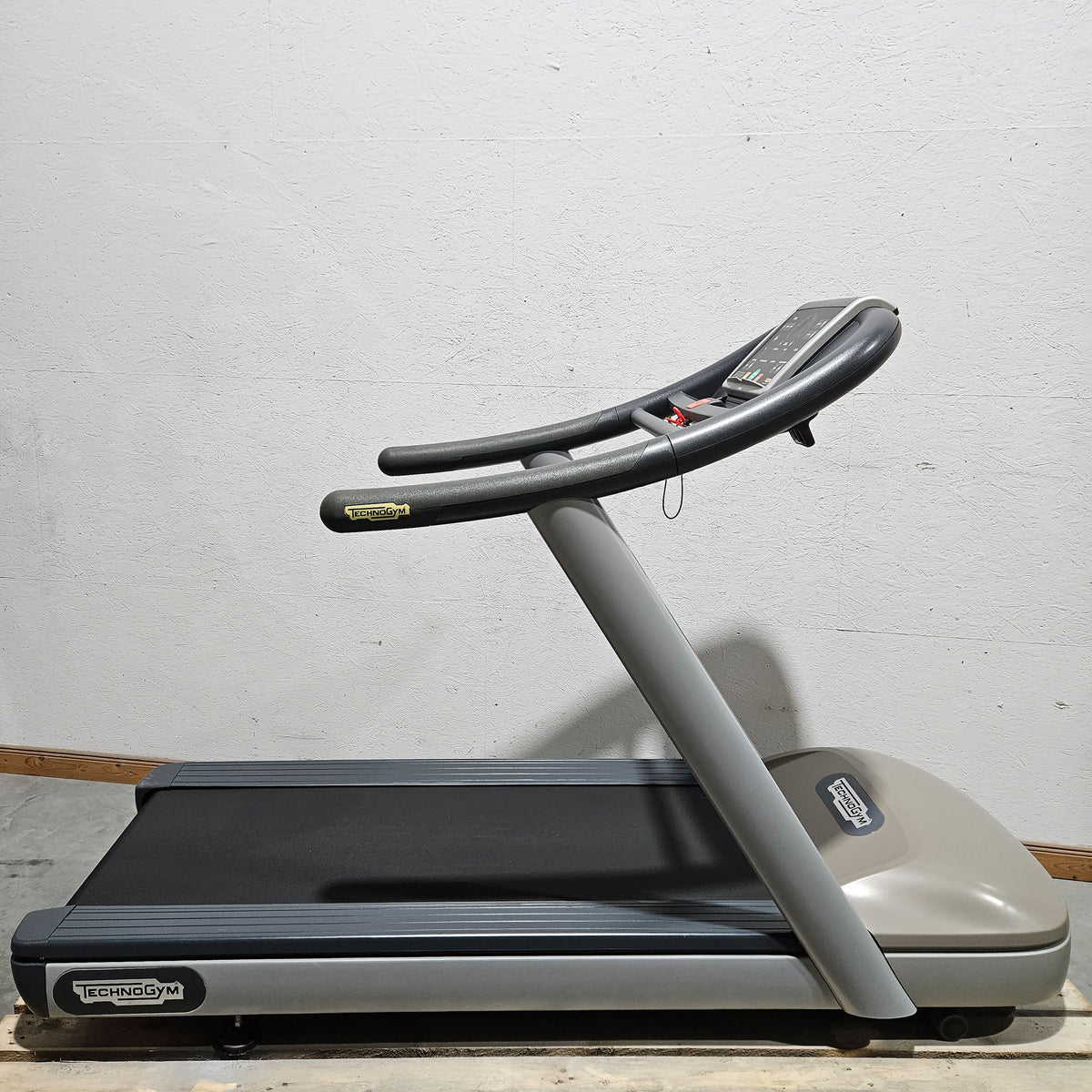 TechnoGym Laufband Excite Line Jog Now 500, LED Display, gebraucht - überholter Zustand