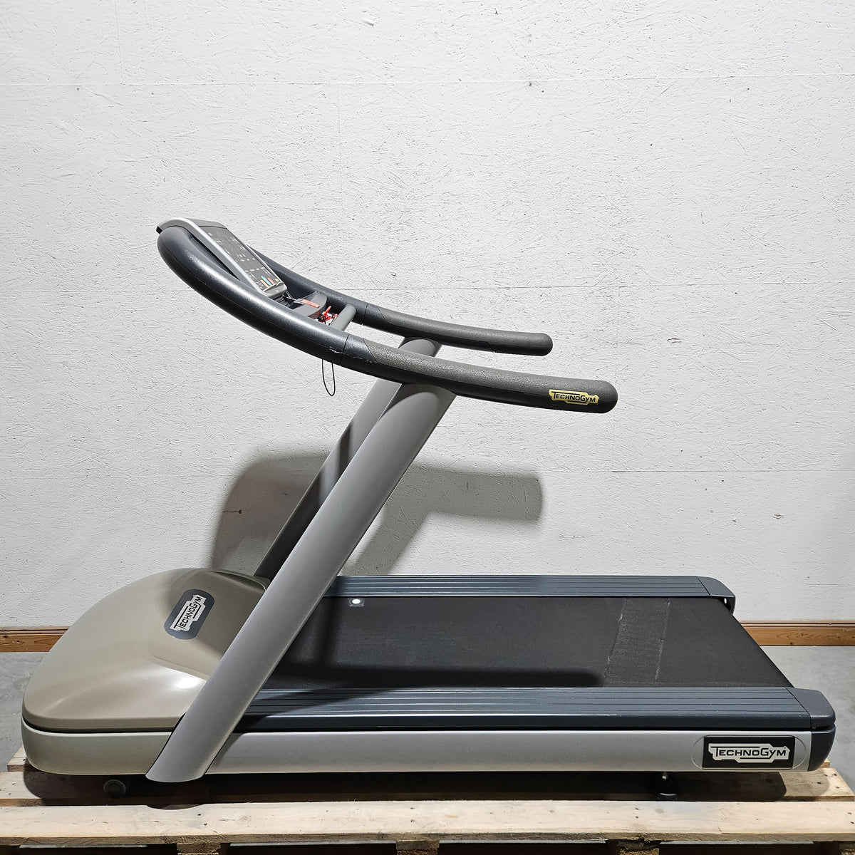 TechnoGym Laufband Excite Line Jog Now 500, LED Display, gebraucht - überholter Zustand