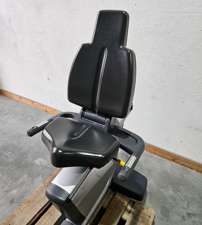TechnoGym Recumbent Excite Line Recline 700, LED Display, verstellbare Pedalarme, mit Handpuls, Polster Schwarz, gebraucht - überholter Zustand