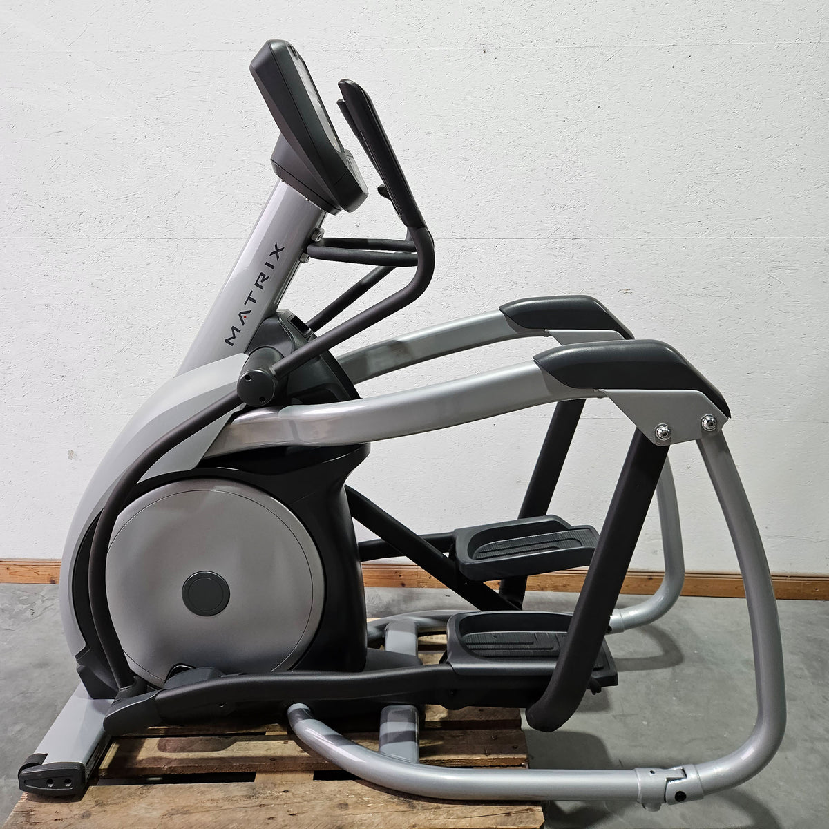 Matrix A3X bzw E3X Crosstrainer, Ascent Trainer, Suspension Elliptical Trainer, LED Display, Farbe Silber, gebraucht - überholter Zustand