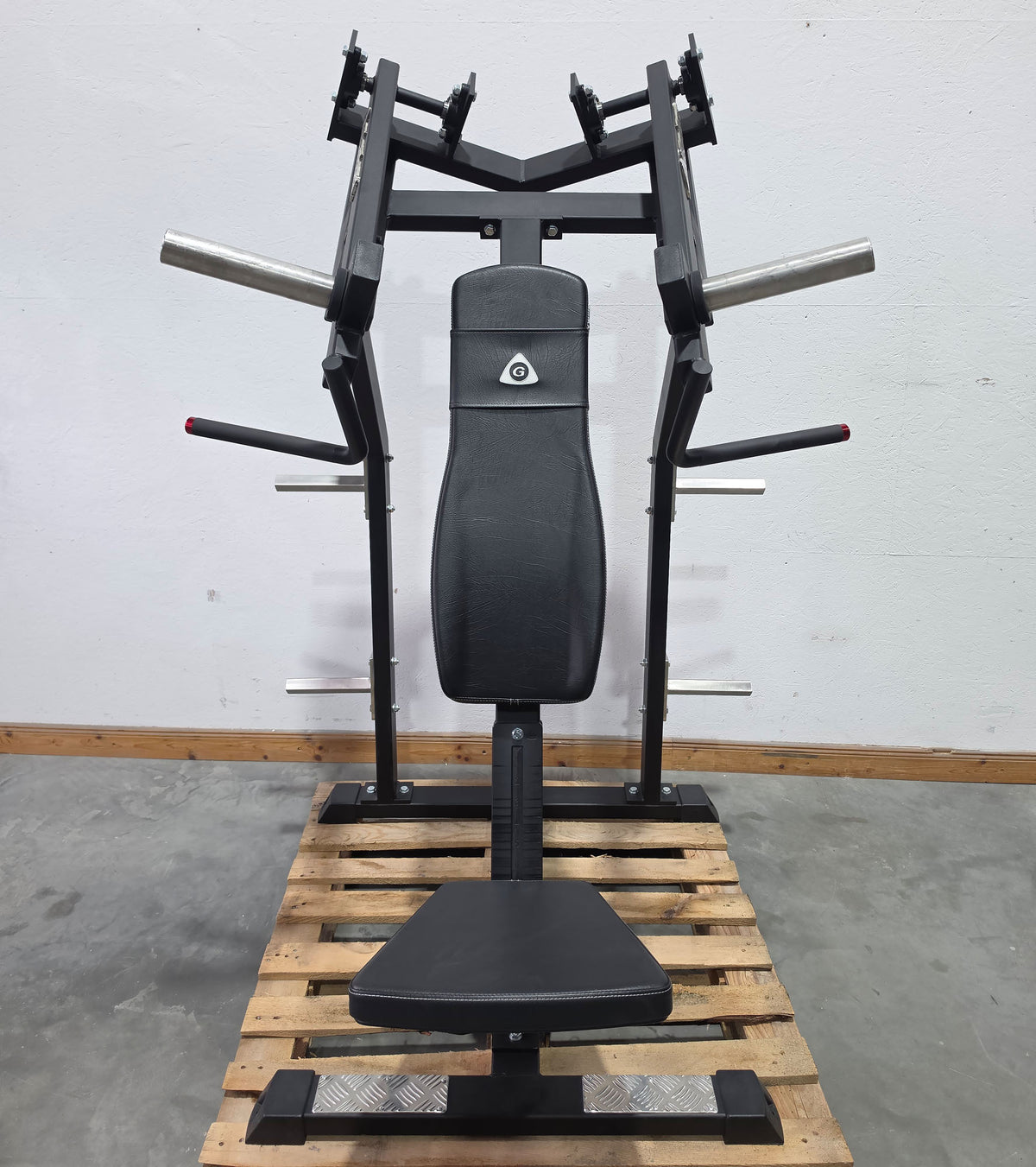 Gymleco 020 Inclined Benchpress, schräge Bankdrückmaschine, Incline Chestpress, Rahmenfarbe Schwarz, gebraucht - überholter Zustand
