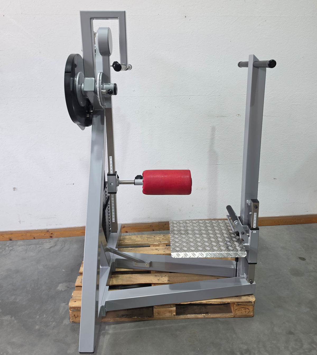 SVG Multi Hip, Kick Machine, Hip Pendulum, MPG, Frame Color Silver, Upholstery Red, MPG, used - refurbished condition