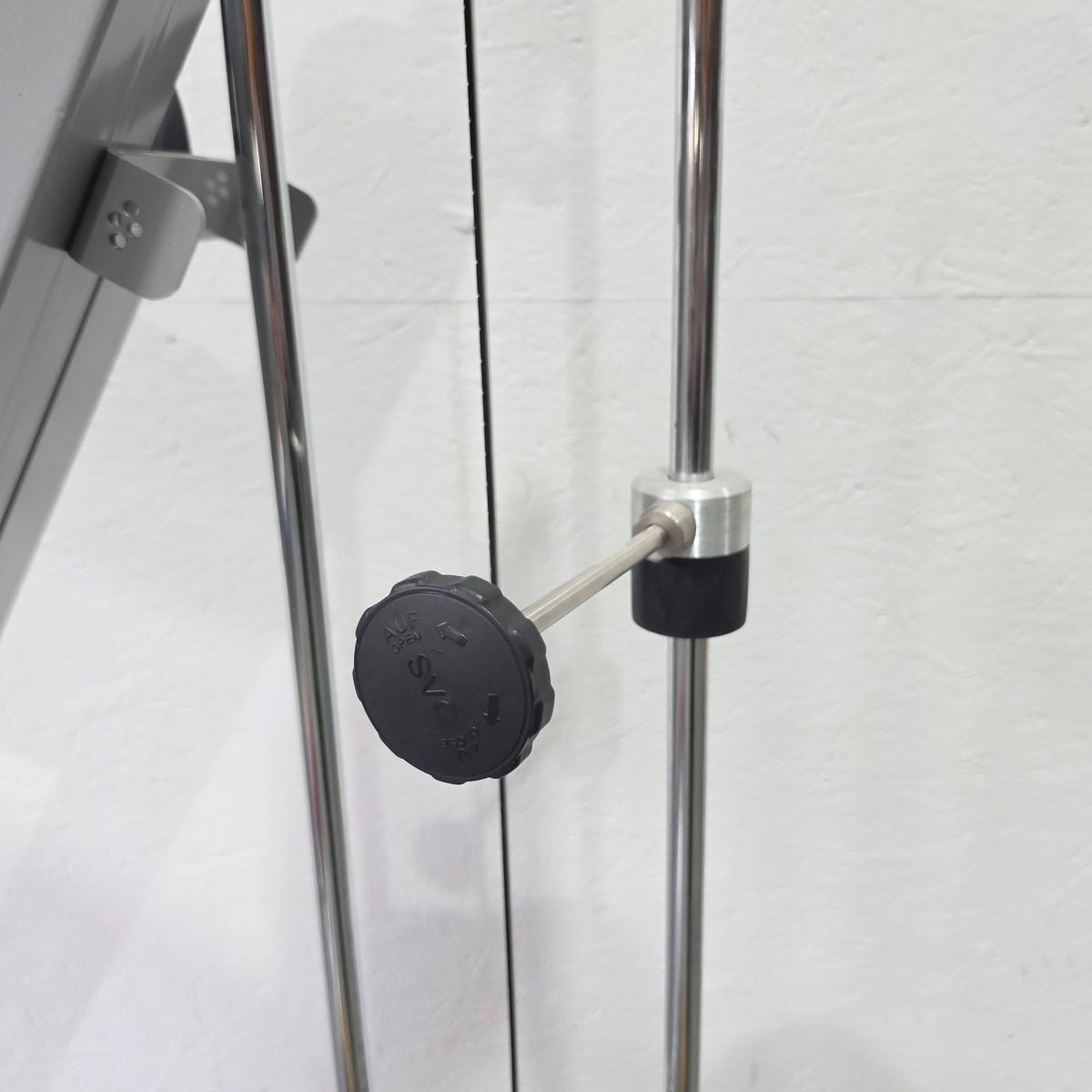 SVG Multi Hip, Kick Machine, Hip Pendulum, MPG, Frame Color Silver, Upholstery Red, MPG, used - refurbished condition