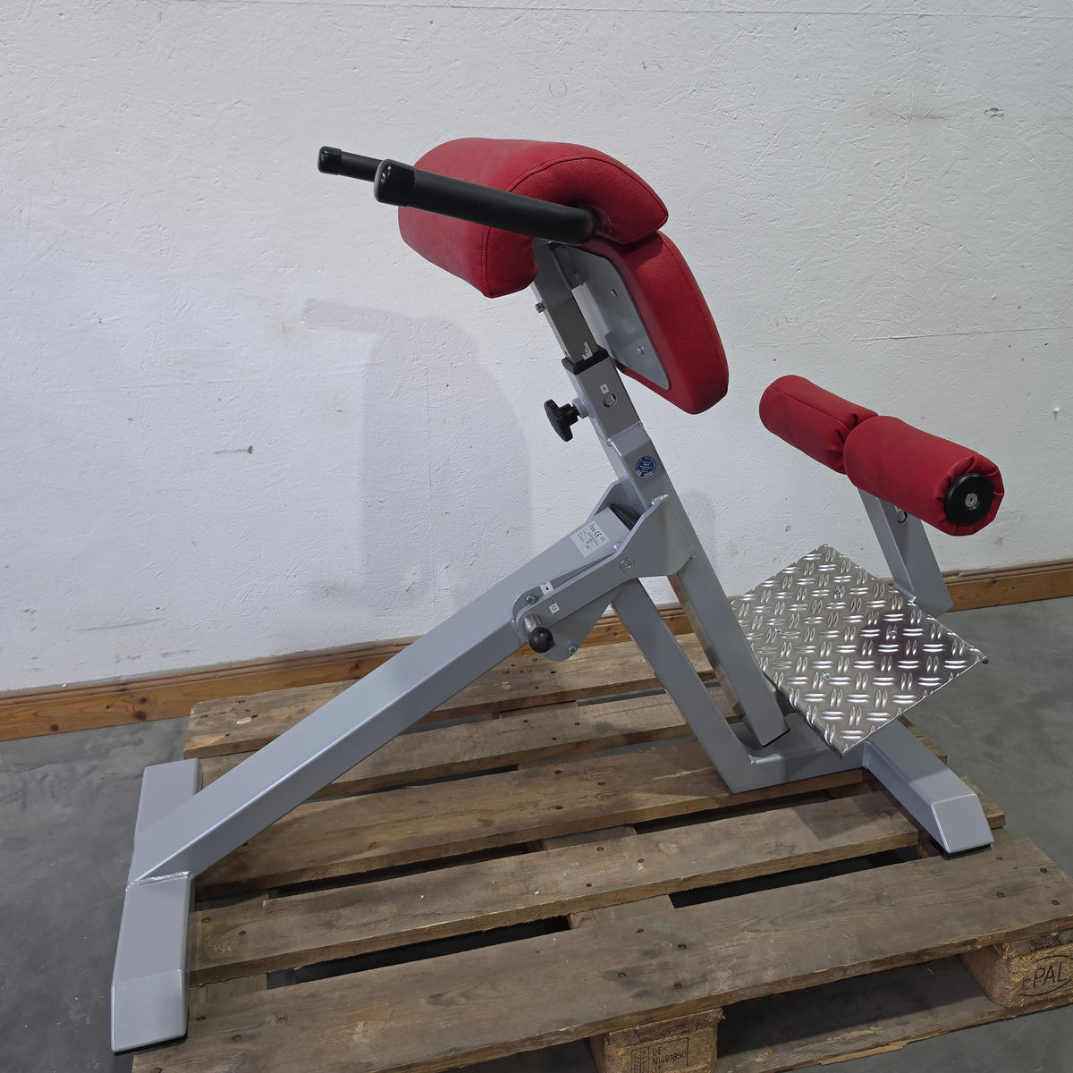 SVG Hyperextension 45° - Back extension bench and lumbar trainer in one device, adjustable, frame color silver, used - refurbished condition