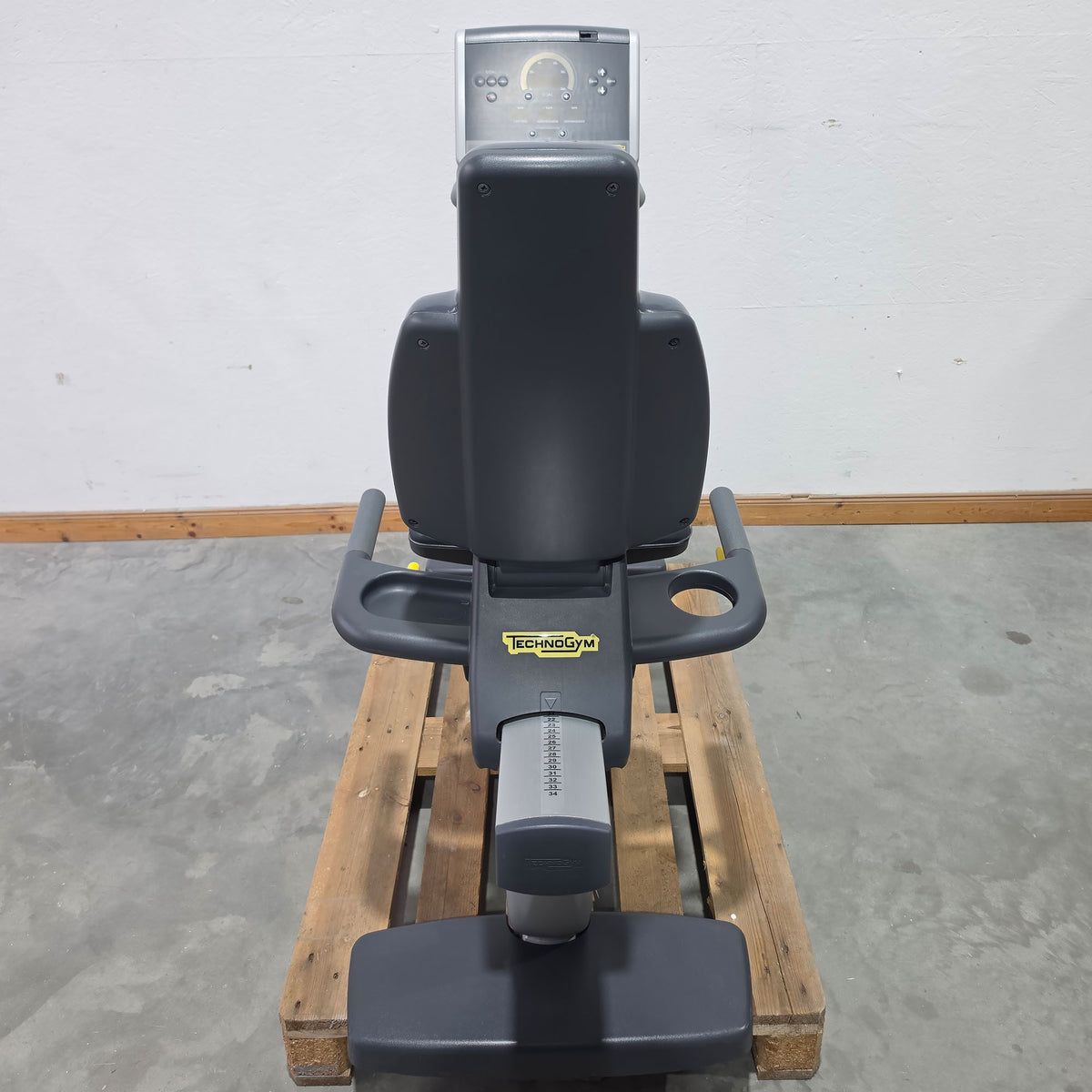TechnoGym Recumbent Excite Line Recline 500, LED Display, adjustable pedal arms, without hand pulse, upholstery dark blue, used - refurbished condition
