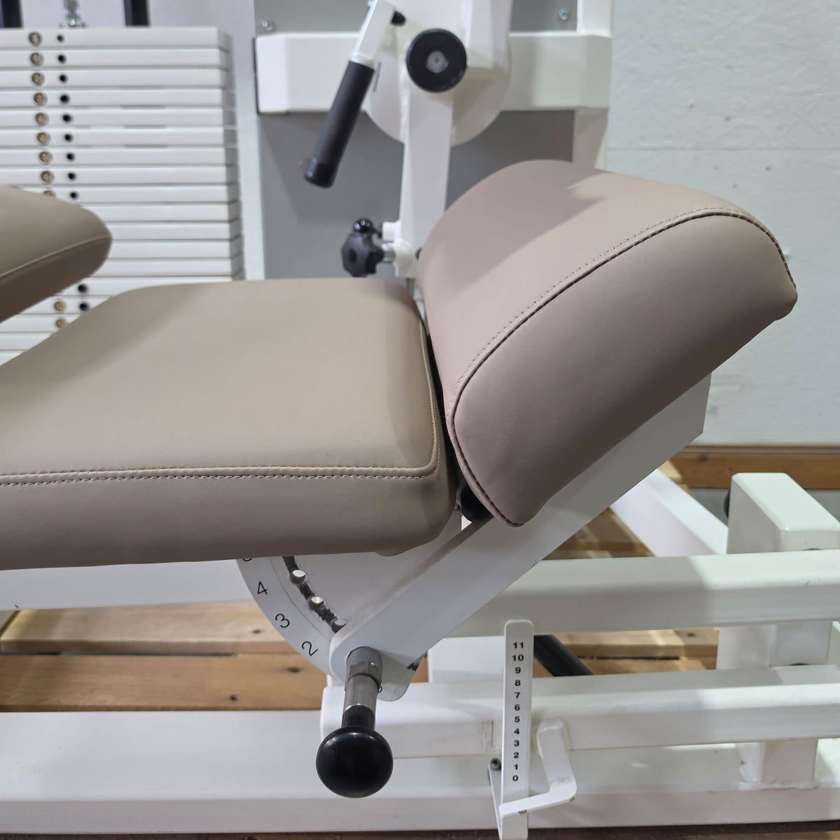 Kaphingst Back Extension RA14, Hyperextension Strength Machine, very variably adjustable, Lower Back Machine, Color White, used - tested condition with signs of wear